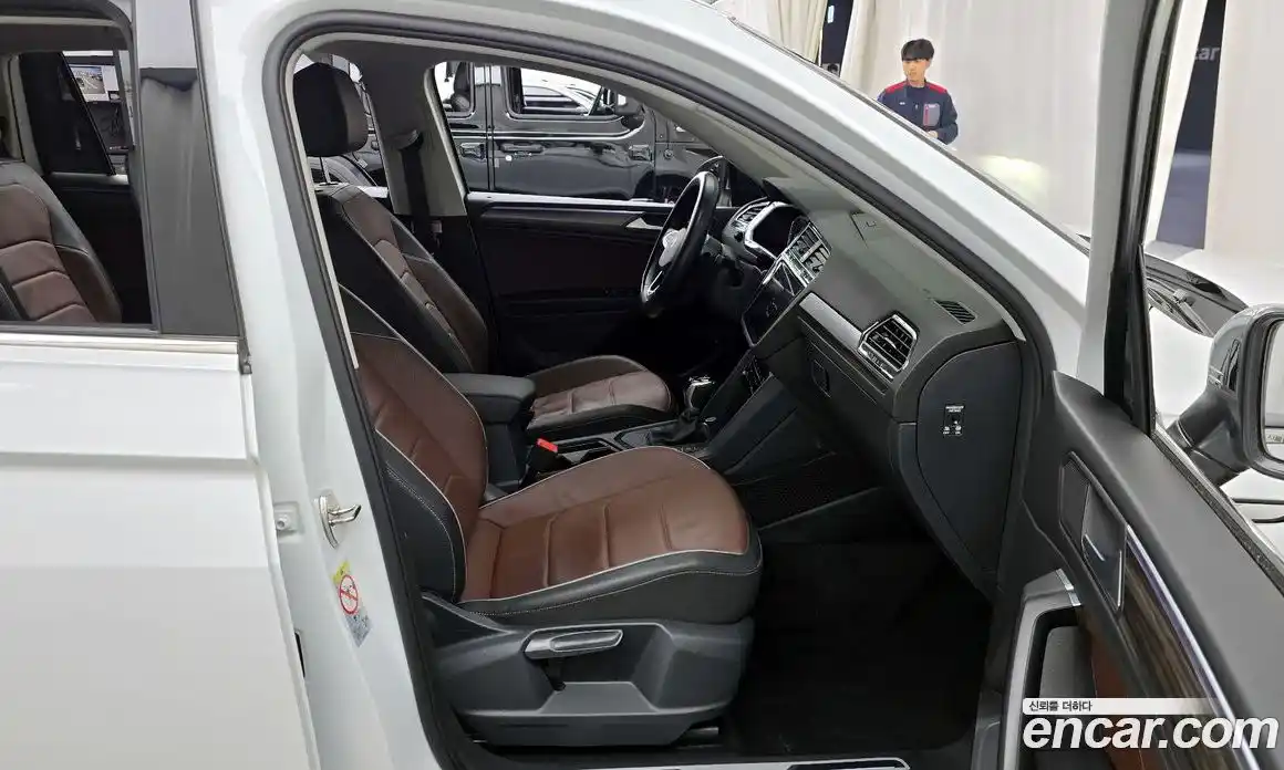 Volkswagen Tiguan 2023 2.0 Автомат в Москве № 628966, фото 11