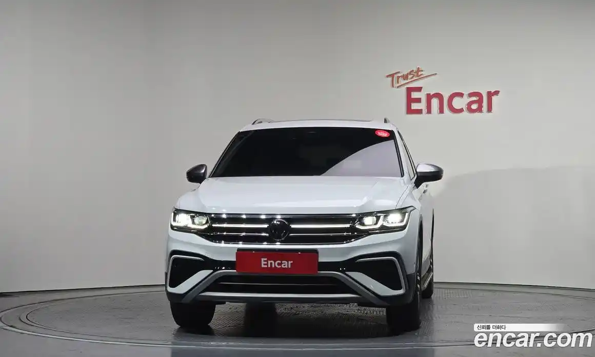 Volkswagen Tiguan 2023 2.0 Автомат в Москве № 628966, фото 3