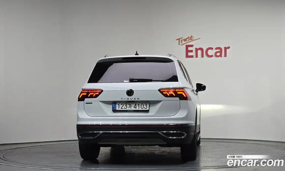 Volkswagen Tiguan 2023 2.0 Автомат в Москве № 628966, фото 4