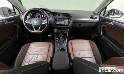 Volkswagen Tiguan 2023 2.0 Автомат в Москве № 628966, миниатюра 7