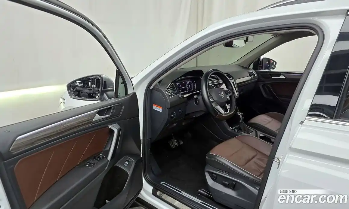 Volkswagen Tiguan 2023 2.0 Автомат в Москве № 628966, фото 10