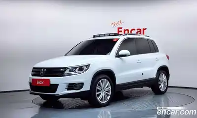 Volkswagen Tiguan 2014 2.0 Автомат в Москве № 629089, миниатюра 1