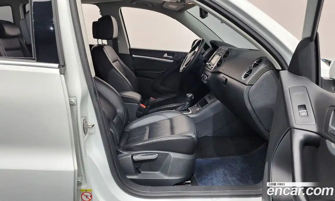 Volkswagen Tiguan 2014 2.0 Автомат в Москве № 629089, фото 11