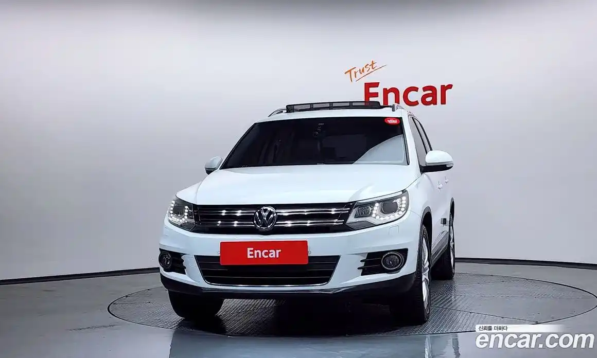 Volkswagen Tiguan 2014 2.0 Автомат в Москве № 629089, фото 3