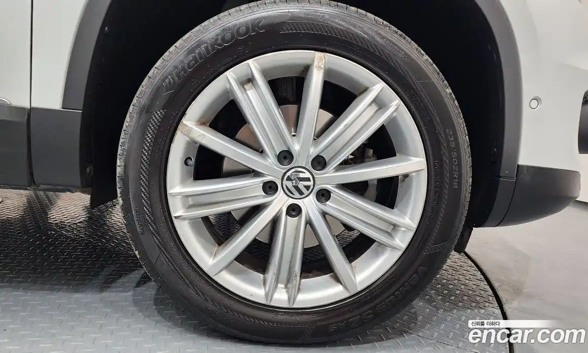 Volkswagen Tiguan 2014 2.0 Автомат в Москве № 629089, фото 5