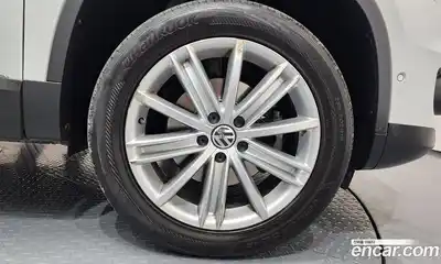 Volkswagen Tiguan 2014 2.0 Автомат в Москве № 629089, миниатюра 5