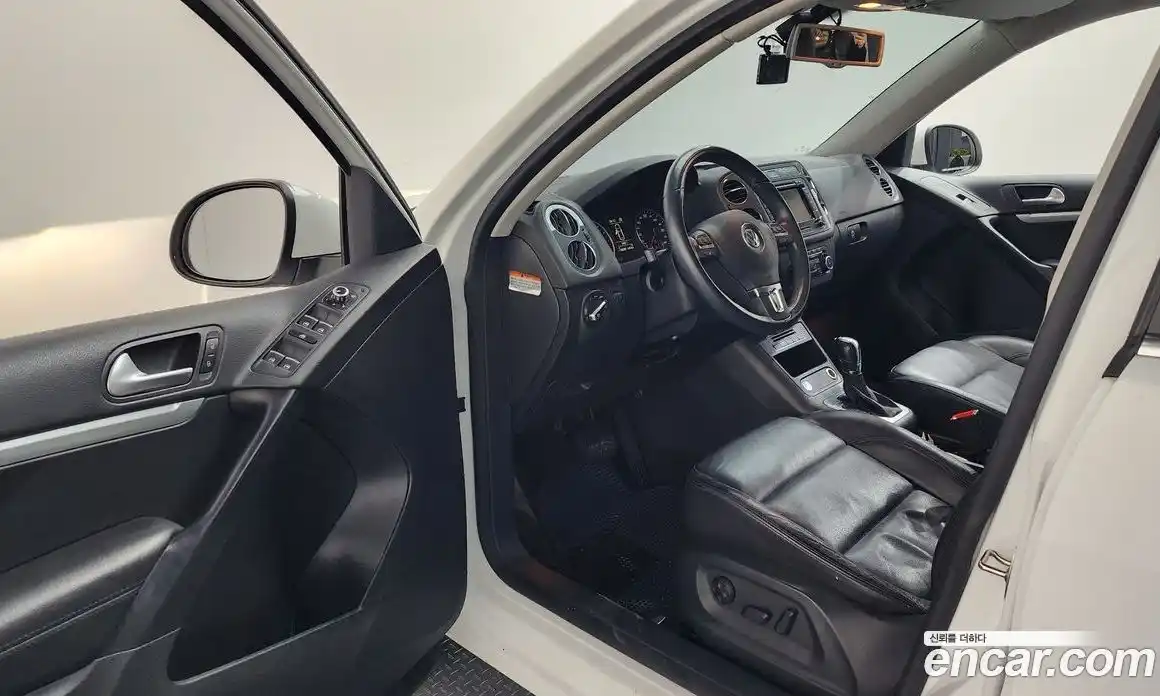 Volkswagen Tiguan 2014 2.0 Автомат в Москве № 629089, фото 10