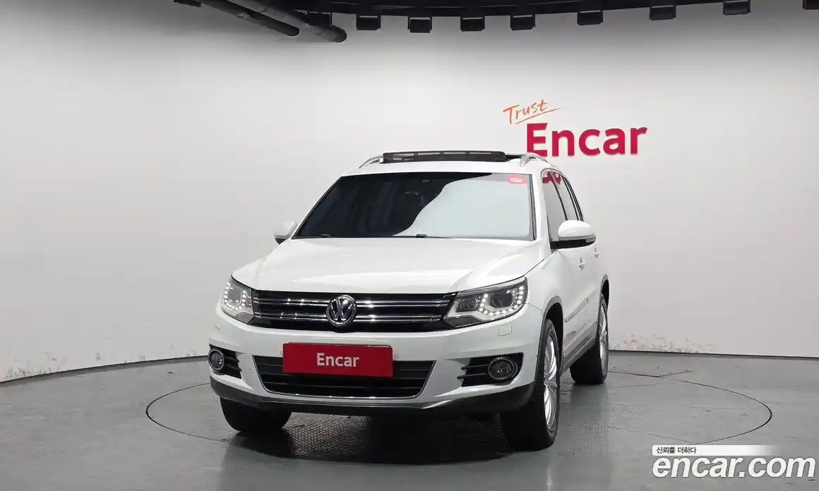 Volkswagen Tiguan 2014 2.0 Автомат в Москве № 629185, фото 3