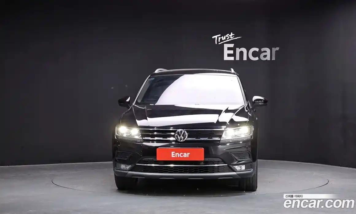 Volkswagen Tiguan 2020 2.0 Автомат в Москве № 629192, фото 3