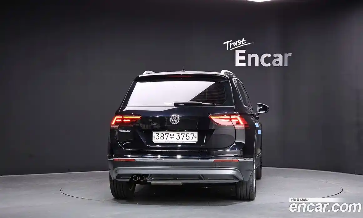 Volkswagen Tiguan 2020 2.0 Автомат в Москве № 629192, фото 4