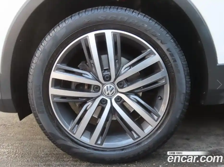 Volkswagen Tiguan 2020 Автомат в Москве № 629308, фото 20