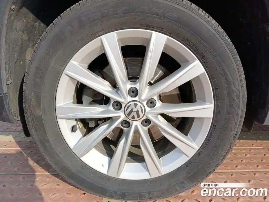 Volkswagen Tiguan 2014 2.0 Автомат в Москве № 629324, фото 20