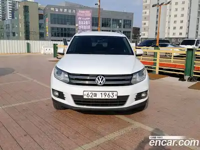 Volkswagen Tiguan 2014 2.0 Автомат в Москве № 629324, миниатюра 2