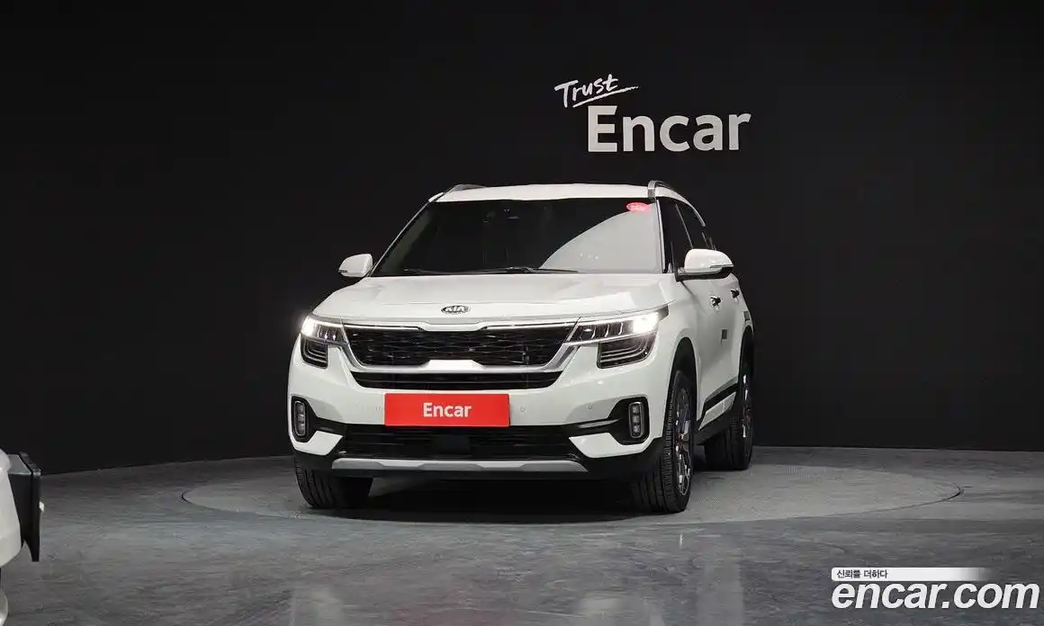 Kia Seltos 2022 1.6 Автомат в Москве № 134209, фото 3
