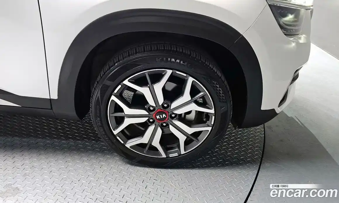 Kia Seltos 2022 1.6 Автомат в Москве № 134209, фото 5