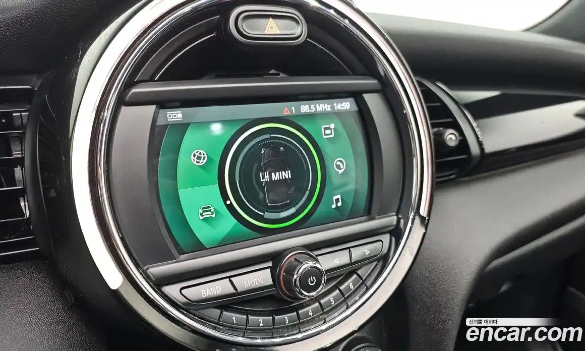 Mini Cooper Convertible 2021 1.5 Автомат в Москве № 158952, фото 15