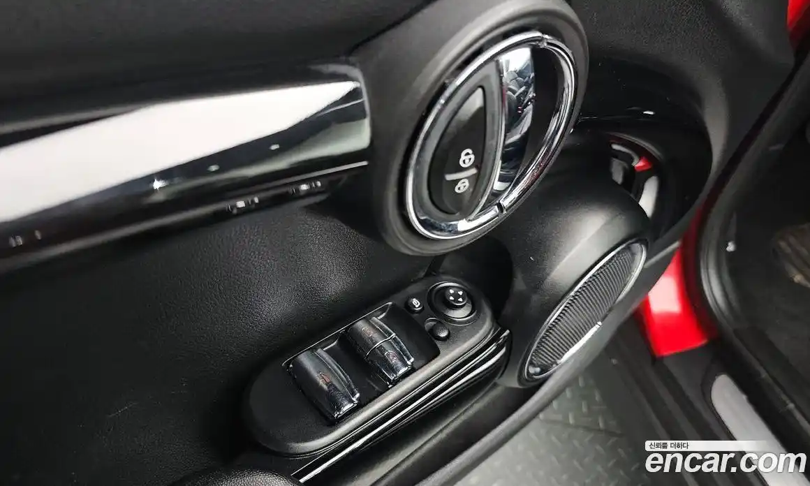 Mini Cooper Convertible 2021 1.5 Автомат в Москве № 158952, фото 18