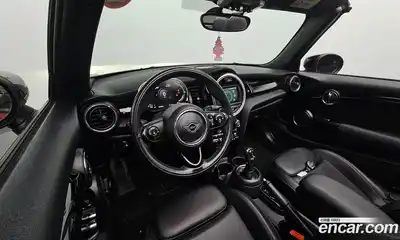 Mini Cooper Convertible 2021 1.5 Автомат в Москве № 158952, миниатюра 7