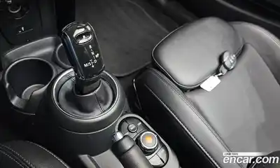 Mini Cooper Convertible 2021 1.5 Автомат в Москве № 158952, миниатюра 9