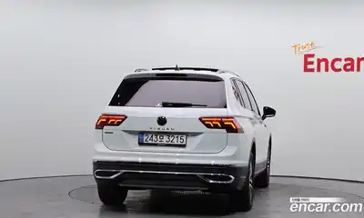 Volkswagen Tiguan 2023 2.0 Автомат в Москве № 168615, миниатюра 4