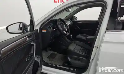 Volkswagen Tiguan 2023 2.0 Автомат в Москве № 168615, миниатюра 10