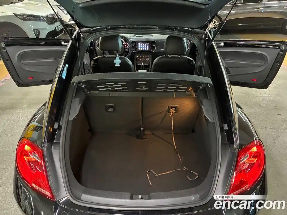 Volkswagen Beatle 2014 2.0 Автомат в Москве № 169184, фото 11