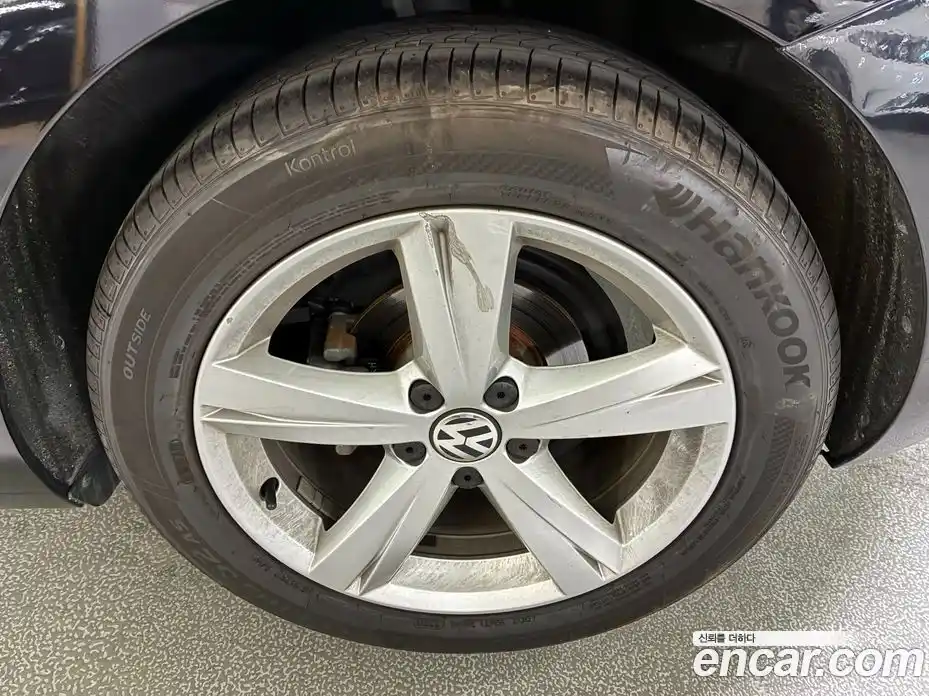 Volkswagen Beatle 2014 2.0 Автомат в Москве № 169184, фото 14