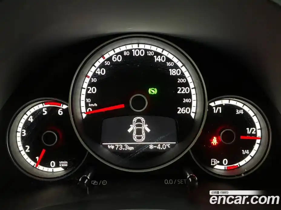 Volkswagen Beatle 2014 2.0 Автомат в Москве № 169184, фото 5