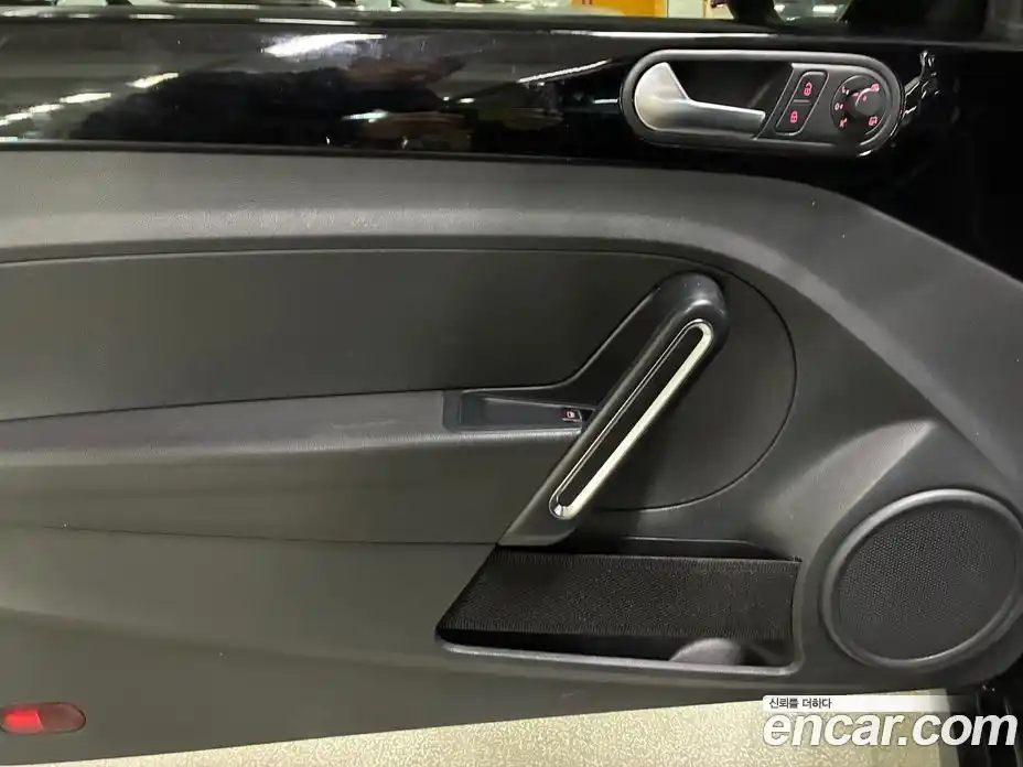 Volkswagen Beatle 2014 2.0 Автомат в Москве № 169184, фото 10