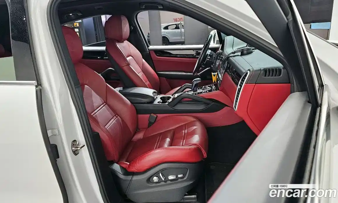 Porsche Cayenne 2020 3.0 Автомат в Москве № 197457, фото 10