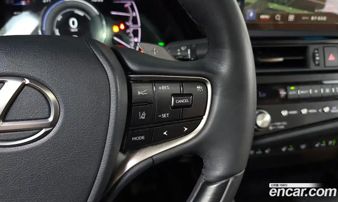 Lexus ES 2023 2.5 Автомат в Москве № 198716, фото 19