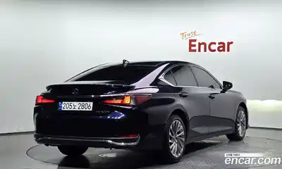 Lexus ES 2023 2.5 Автомат в Москве № 198716, миниатюра 2