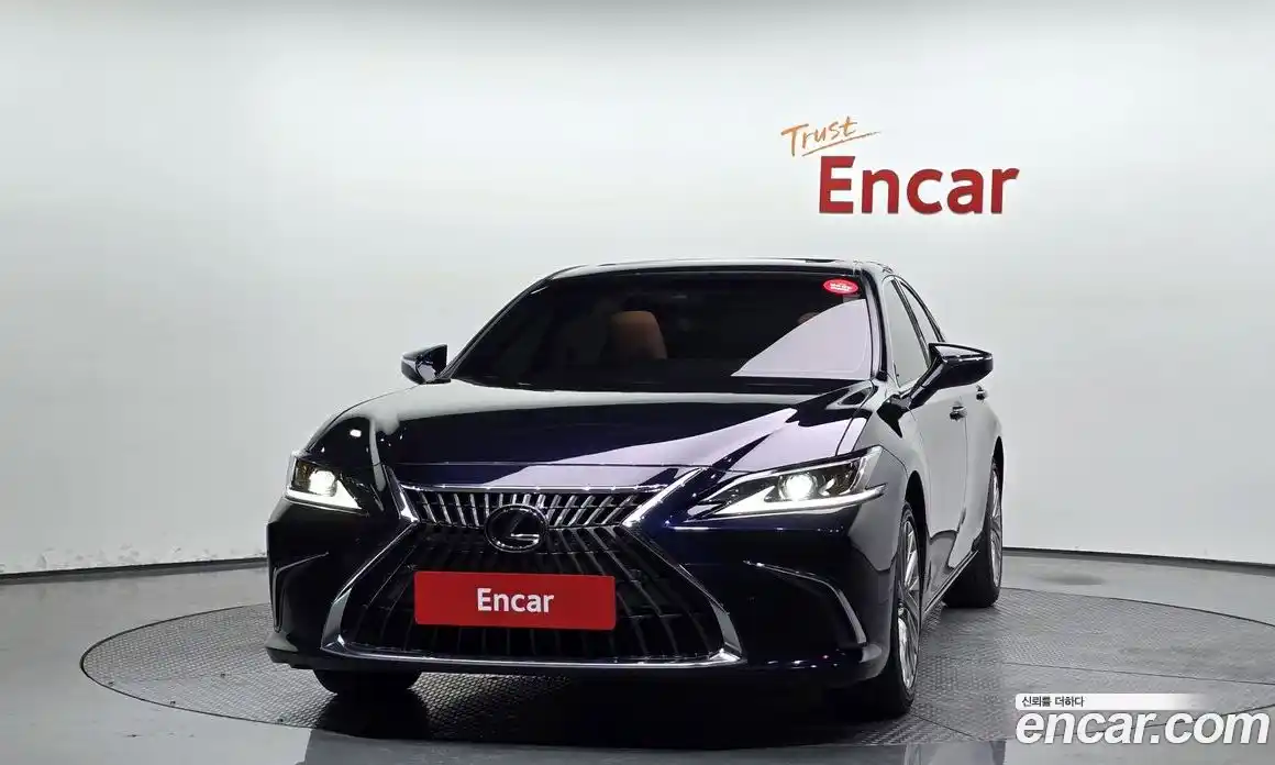 Lexus ES 2023 2.5 Автомат в Москве № 198716, фото 3