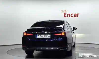 Lexus ES 2023 2.5 Автомат в Москве № 198716, миниатюра 4