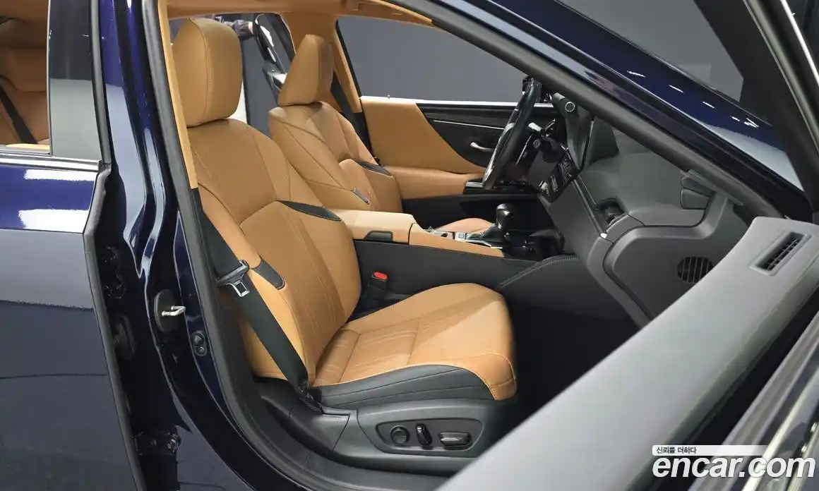 Lexus ES 2023 2.5 Автомат в Москве № 198716, фото 10