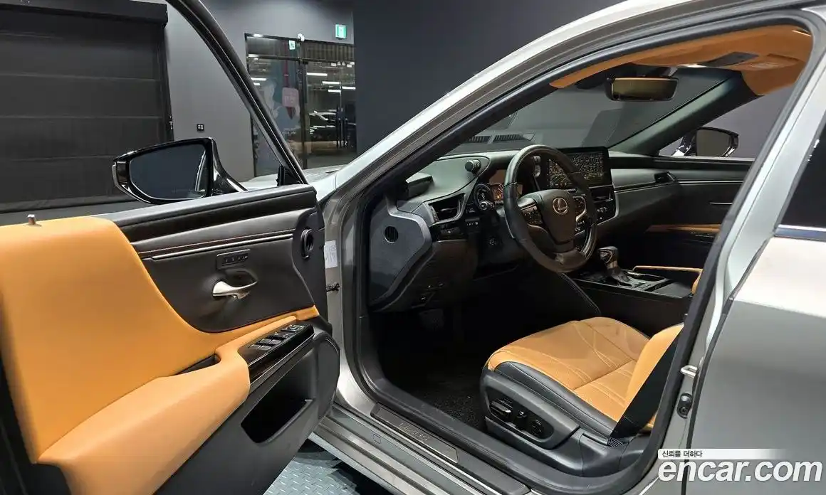 Lexus ES 2023 2.5 Автомат в Москве № 198780, фото 11