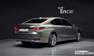 Lexus ES 2023 2.5 Автомат в Москве № 198780, миниатюра 2