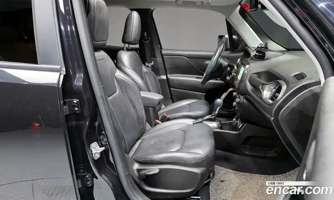 Jeep Renegade 2020 2.4 Автомат в Москве № 232427, фото 11