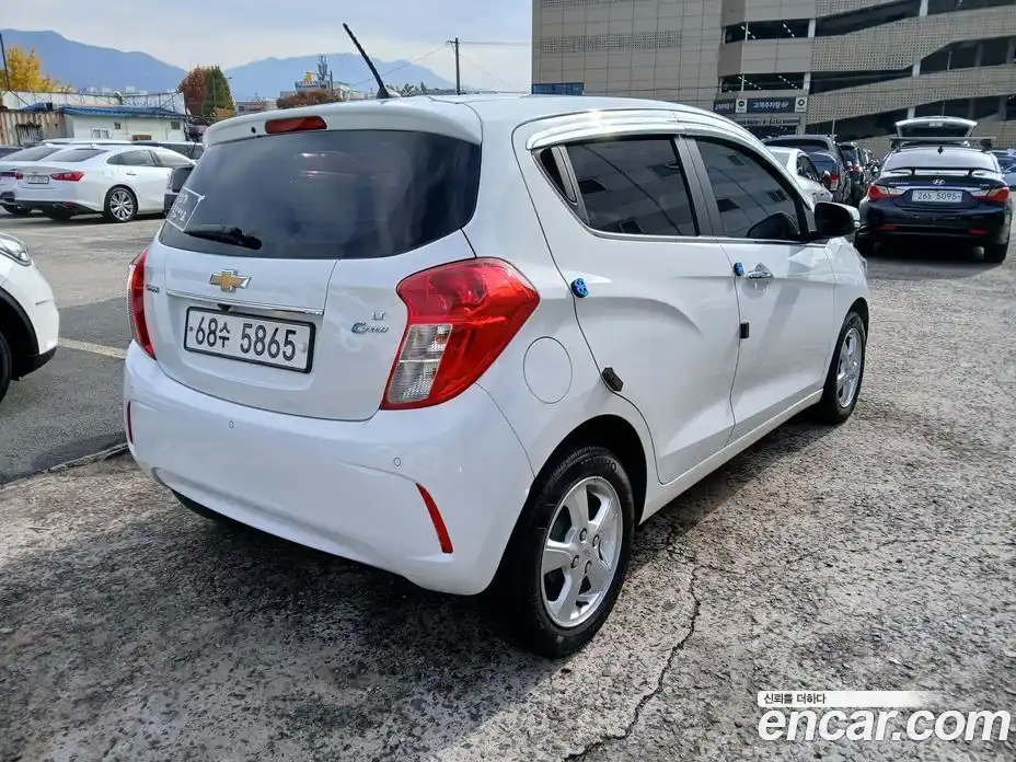 Chevrolet Spark 2016 1.0 Автомат в Москве № 38523, фото 3