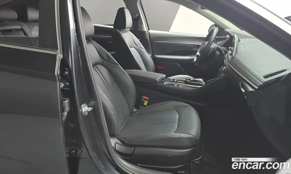 Hyundai Sonata 2020 2.0 Автомат в Москве № 47736, фото 10