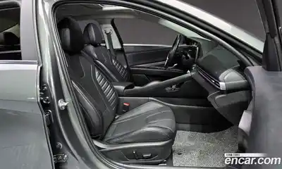 Hyundai Avante 2023 1.6 Автомат в Москве № 531464, миниатюра 10