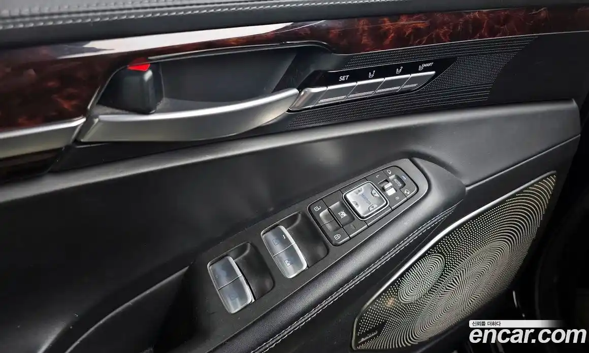 Genesis EQ900 2016 5.0 Автомат в Москве № 57309, фото 19