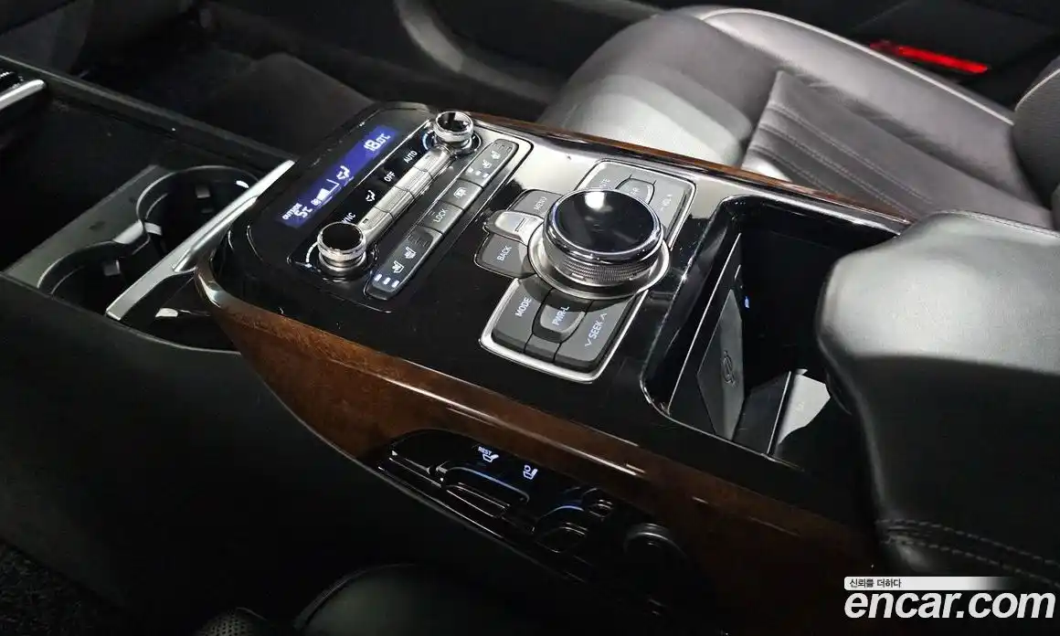 Genesis EQ900 2016 5.0 Автомат в Москве № 58475, фото 20