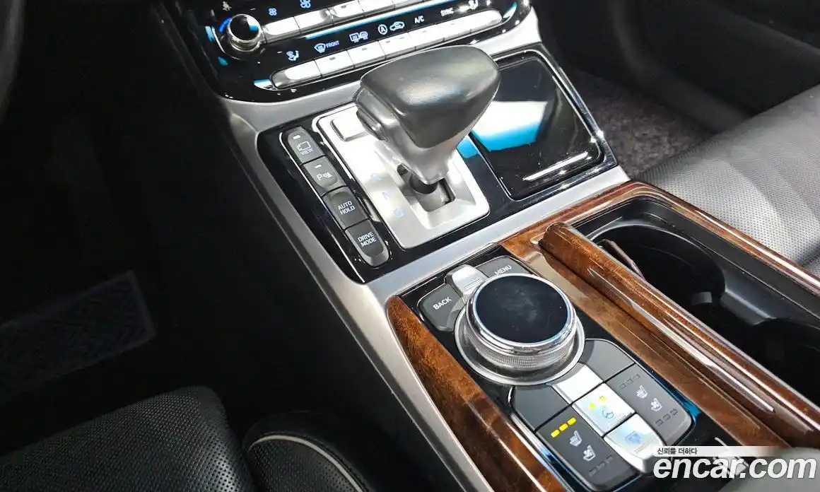 Genesis EQ900 2016 5.0 Автомат в Москве № 58475, фото 9