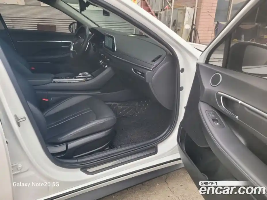 Hyundai Sonata 2023 2.0 Автомат в Москве № 641348, фото 16