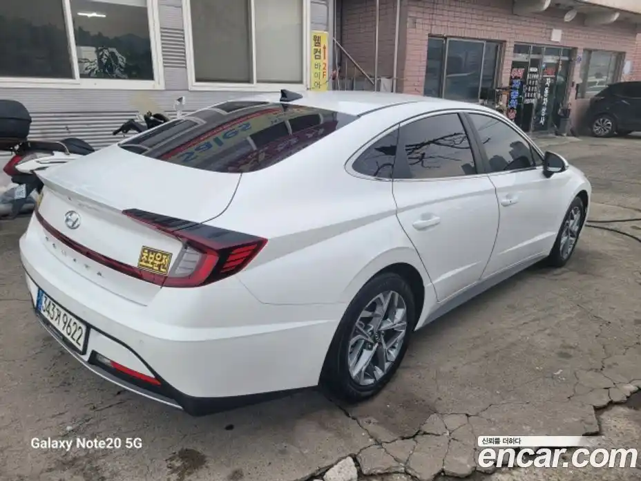 Hyundai Sonata 2023 2.0 Автомат в Москве № 641348, фото 2