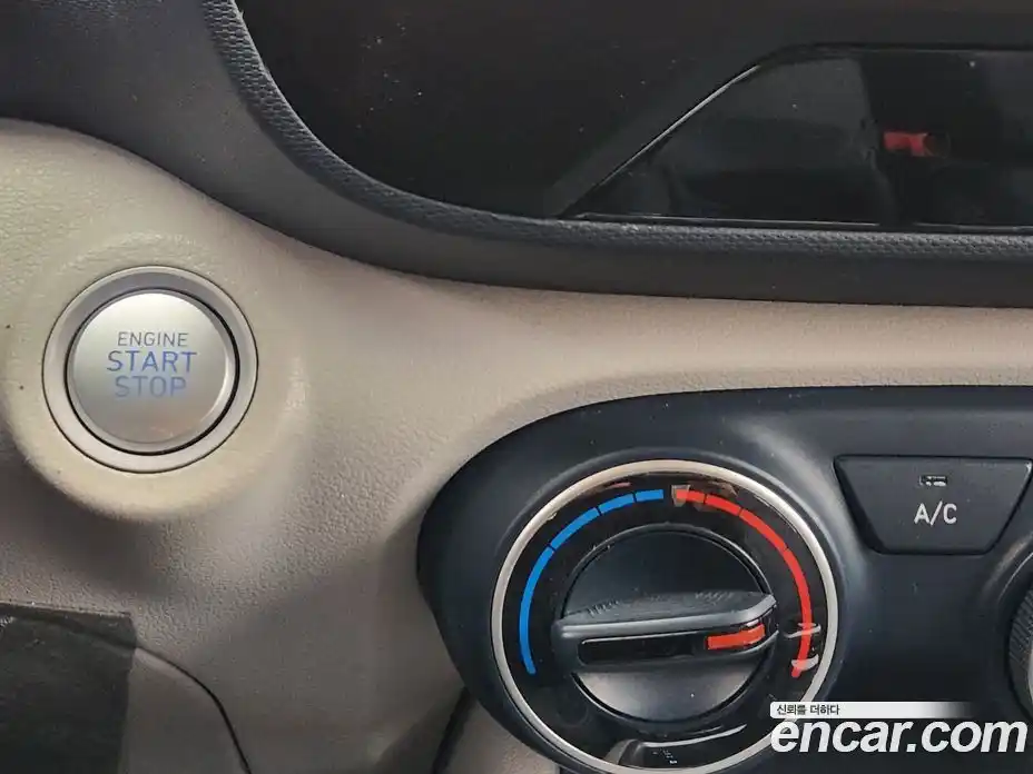 Hyundai Venue 2020 1.6 Автомат в Москве № 7406, фото 11