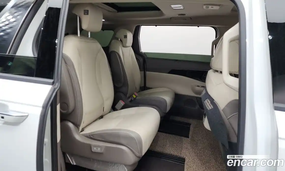 Kia Canival 2024 2.2 Автомат в Москве № 102087, фото 11