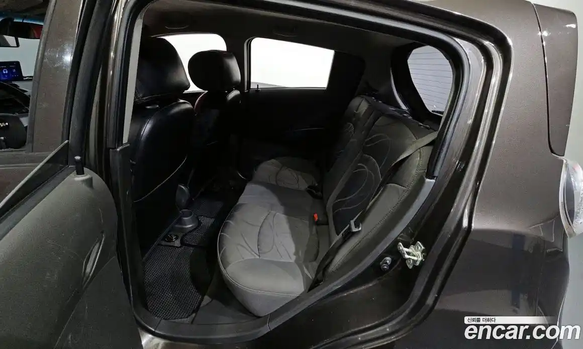 Chevrolet Spark 2012 1.0 Механическая в Москве № 103839, фото 11