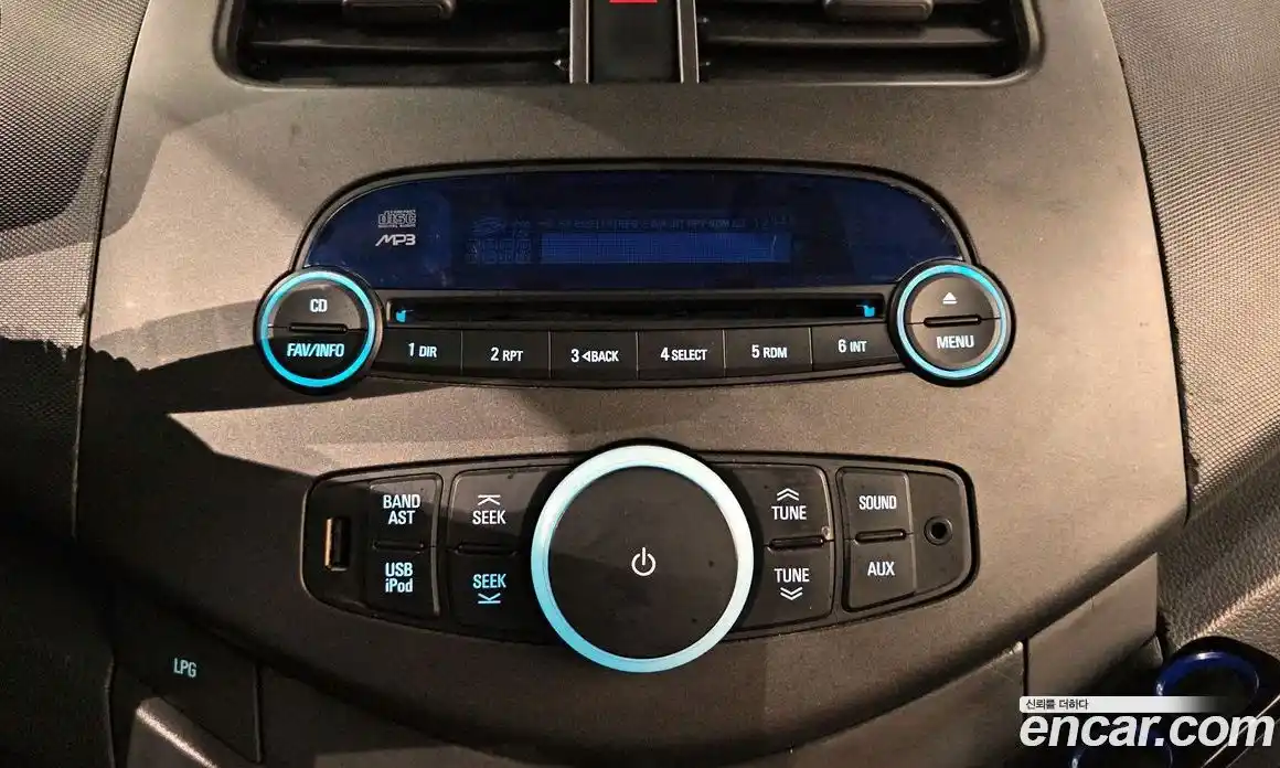 Chevrolet Spark 2012 1.0 Механическая в Москве № 103839, фото 18